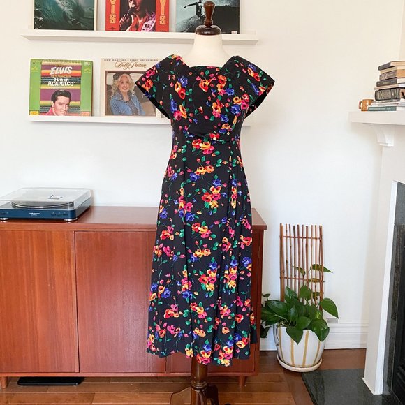 80s Vintage Spanish Summer Dress with Colourful Floral and Flared Skirt Size S - Picture 4 of 6
